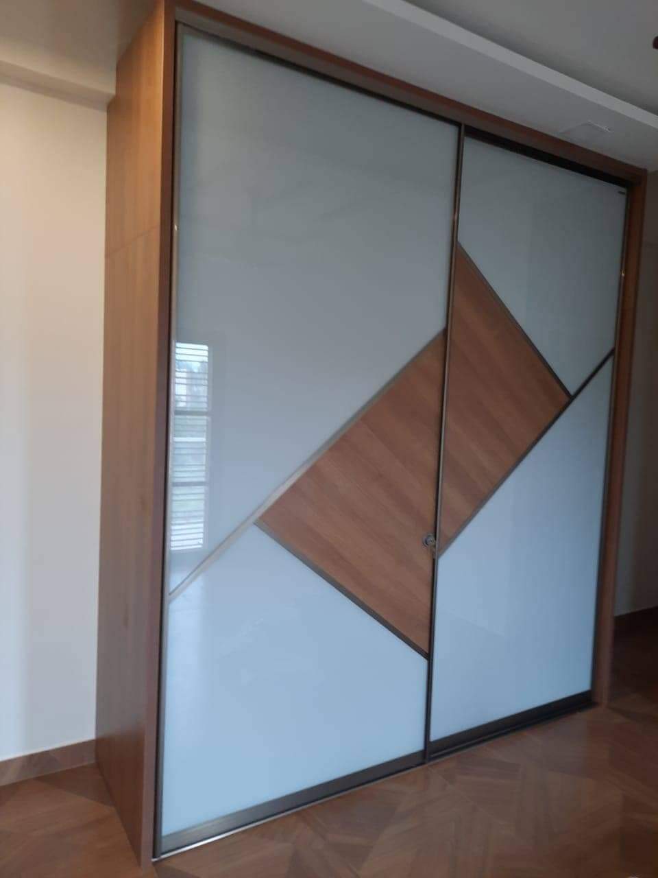 top-lacquer-glass-wardrobes-designs-dealers-manufacturers-in-noida-greater-noida-india